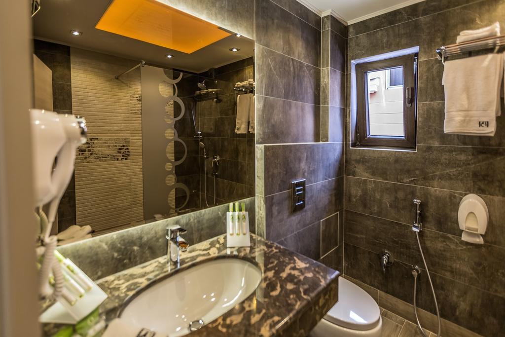 8 1/2 Art Guest House Plovdiv Rom bilde