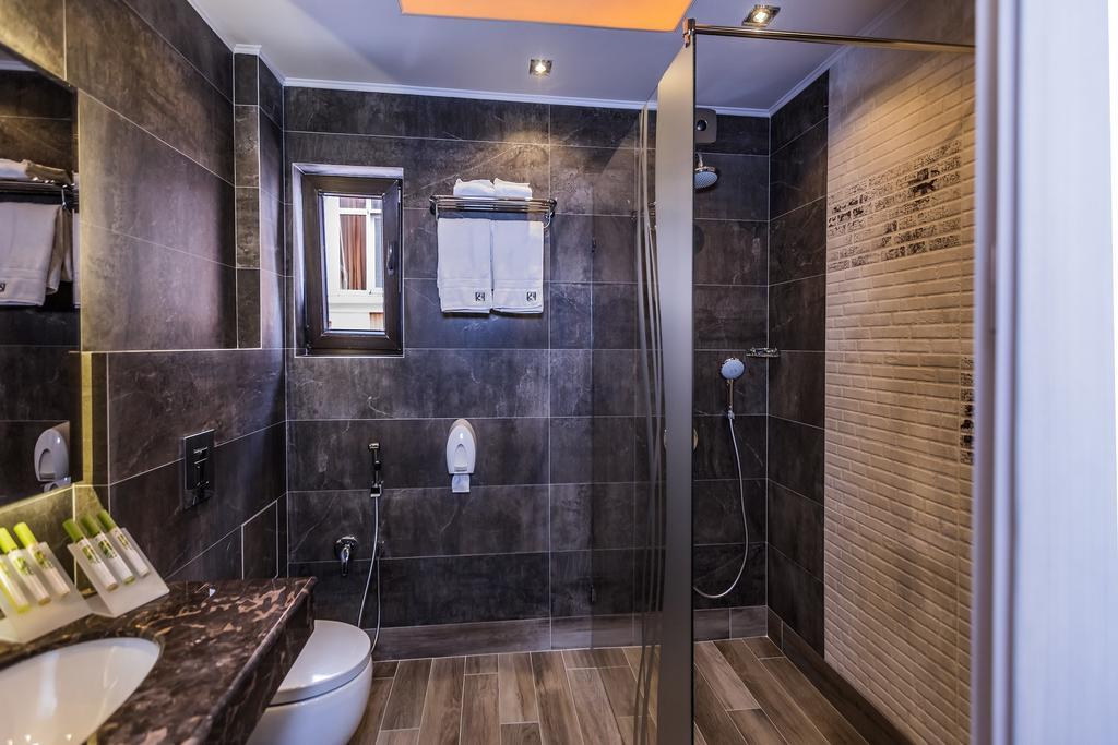 8 1/2 Art Guest House Plovdiv Rom bilde