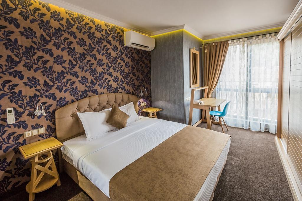 8 1/2 Art Guest House Plovdiv Eksteriør bilde