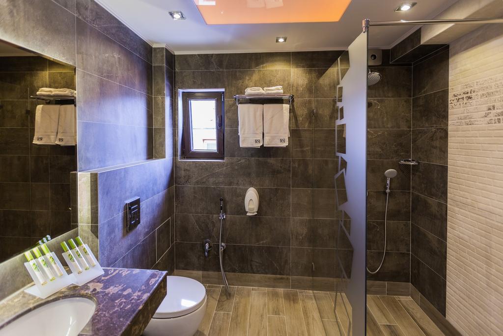 8 1/2 Art Guest House Plovdiv Rom bilde