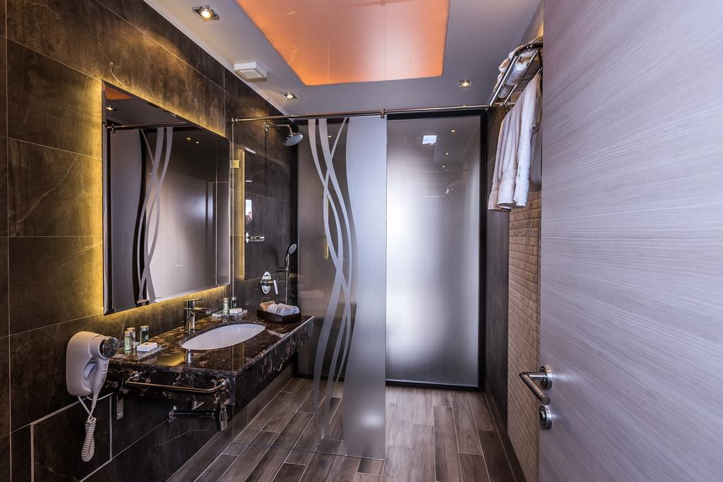 8 1/2 Art Guest House Plovdiv Rom bilde